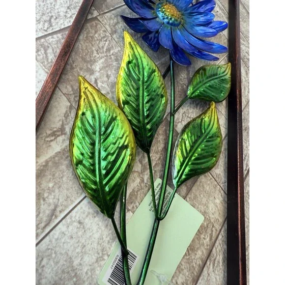 Metal Flower Wall Decor 2 Flowers Outdoor Inside Wall Art Backyard Decorations - Picture 4 of 6